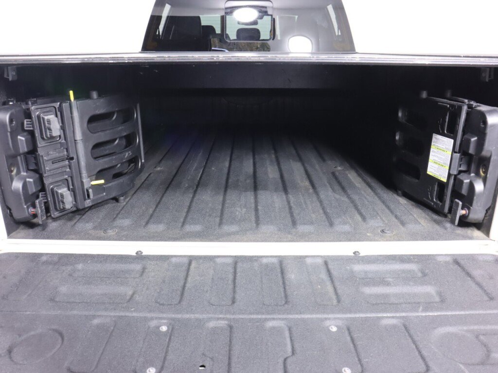 Used 2015 Ford F150 Platinum w/ Equipment Group 701A Luxury image 41