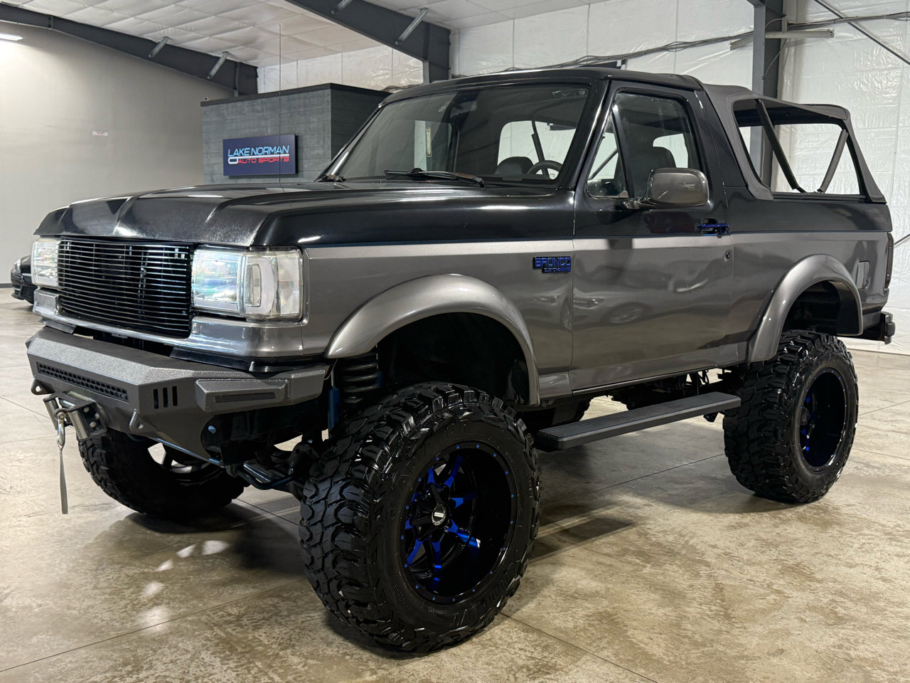 Used 1989 Ford Bronco Custom image 3