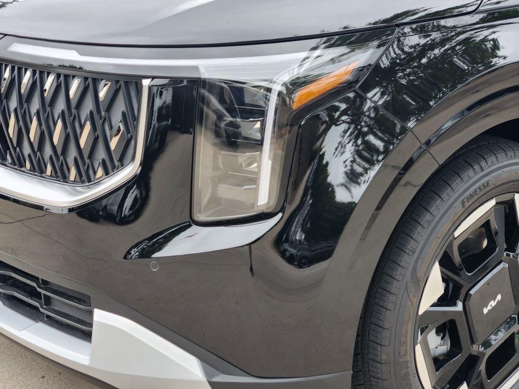 New 2026 Kia Carnival EX FWD image 7