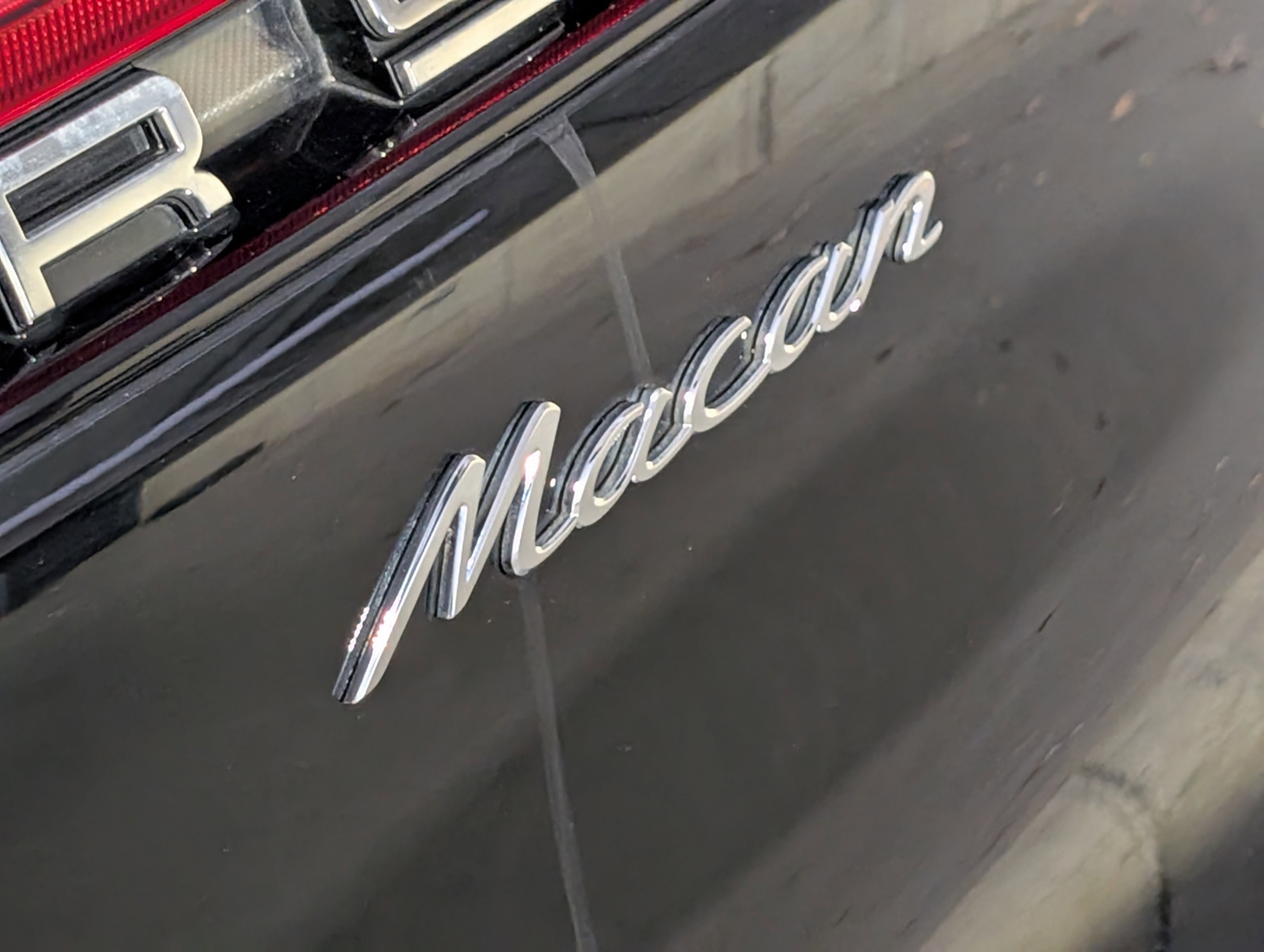 Certified 2025 Porsche Macan image 15