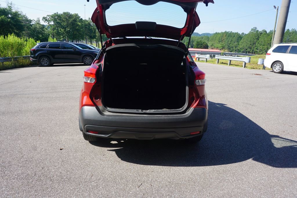 Used 2019 Nissan Kicks SV FWD image 12