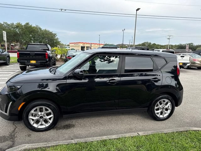 Used 2025 Kia Soul FWD image 4