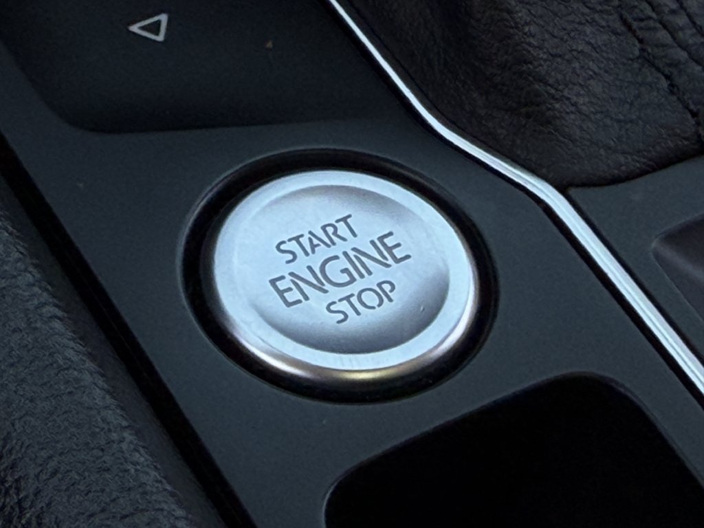 Used 2019 Volkswagen Atlas SEL R-Line FWD image 22