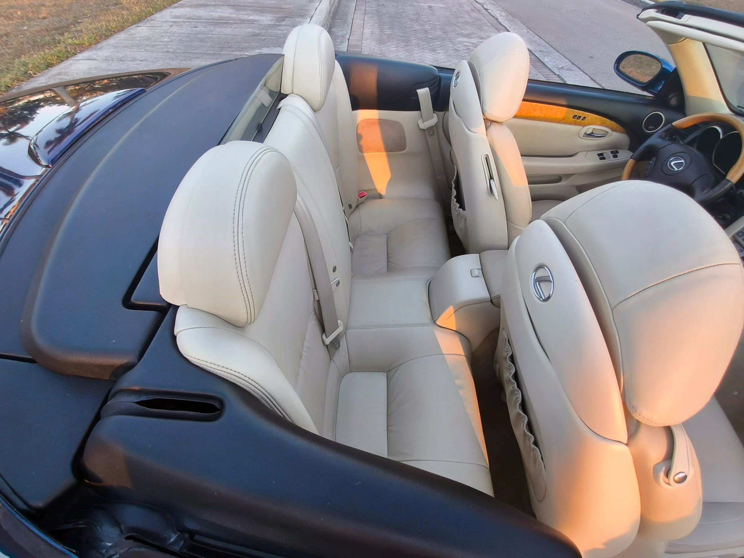 Used 2004 Lexus SC 430 Convertible image 28