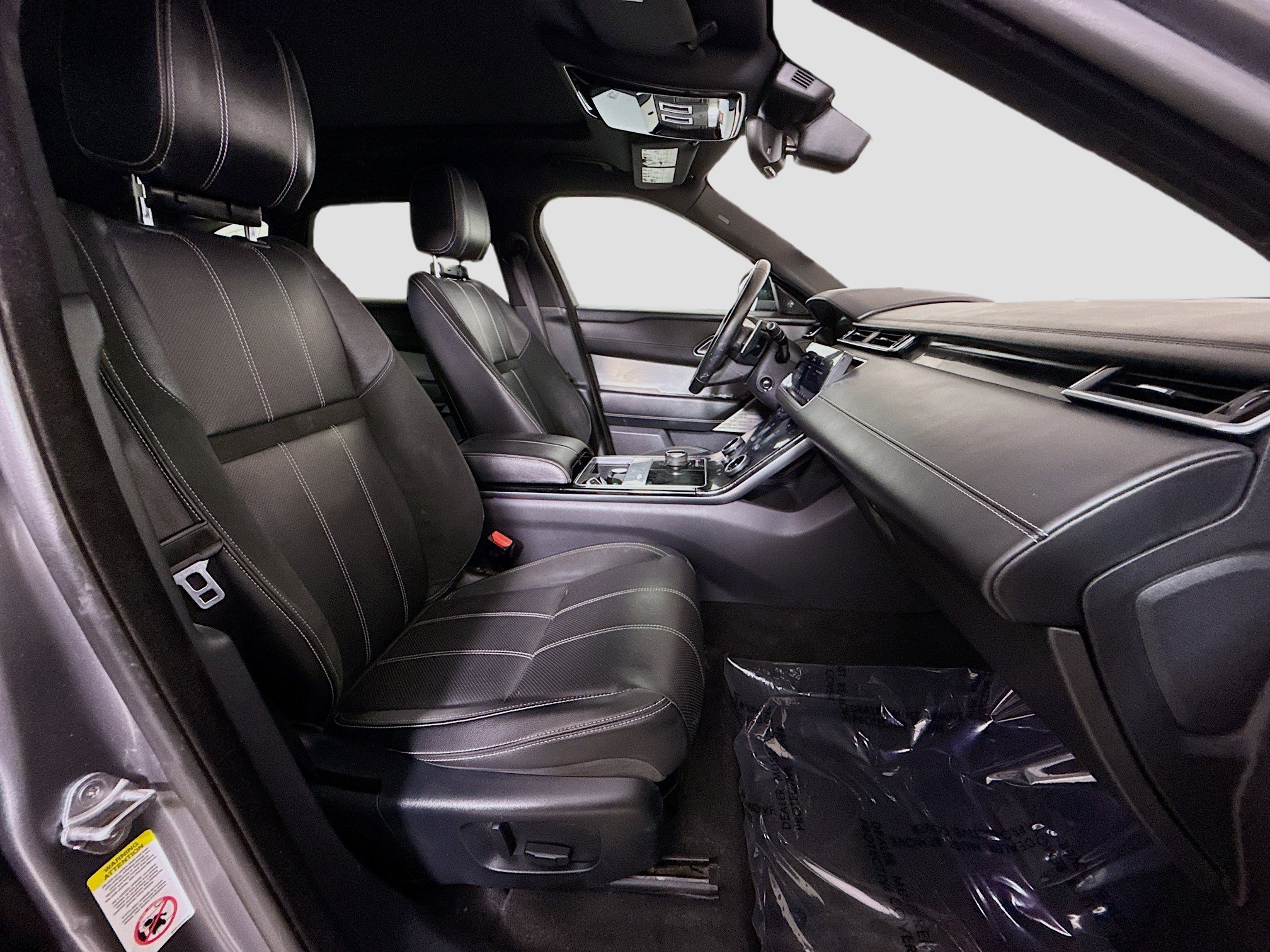 Used 2018 Land Rover Range Rover Velar R-Dynamic SE image 29