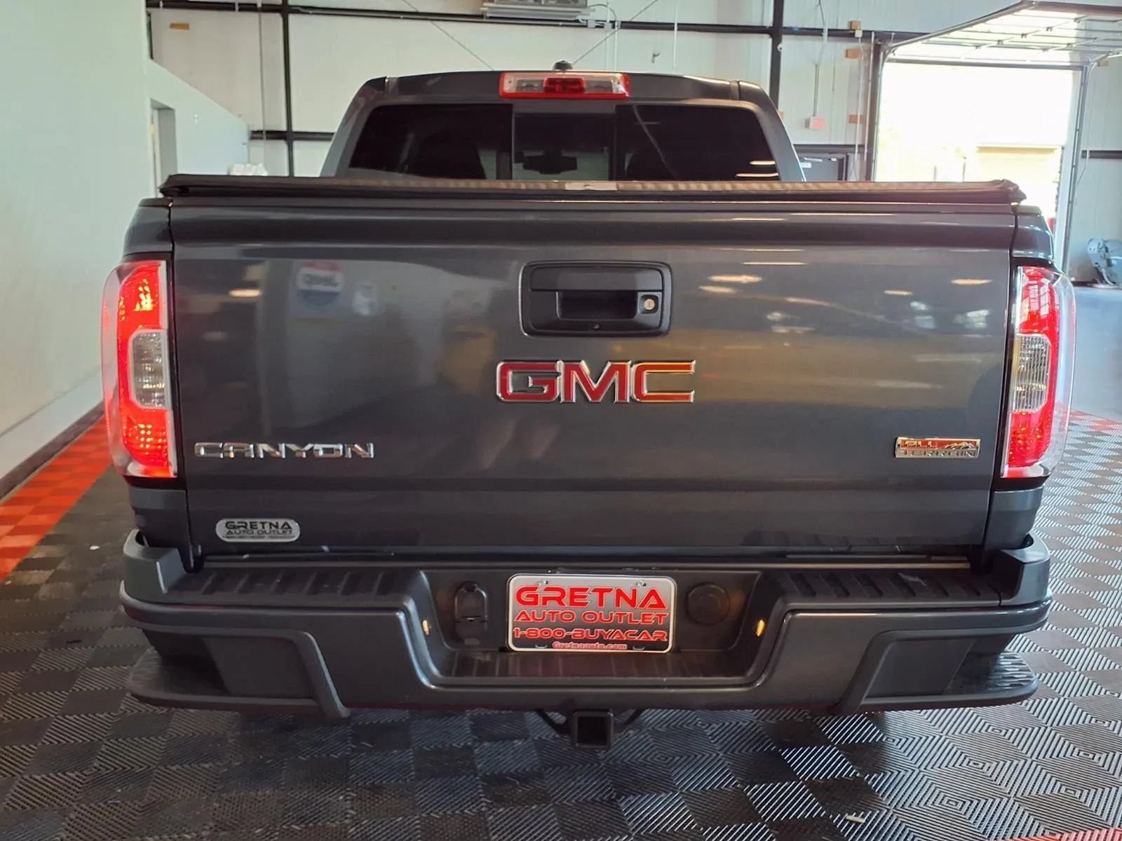 Used 2015 GMC Canyon SLE w/ All-Terrain Package AWD/4WD image 6