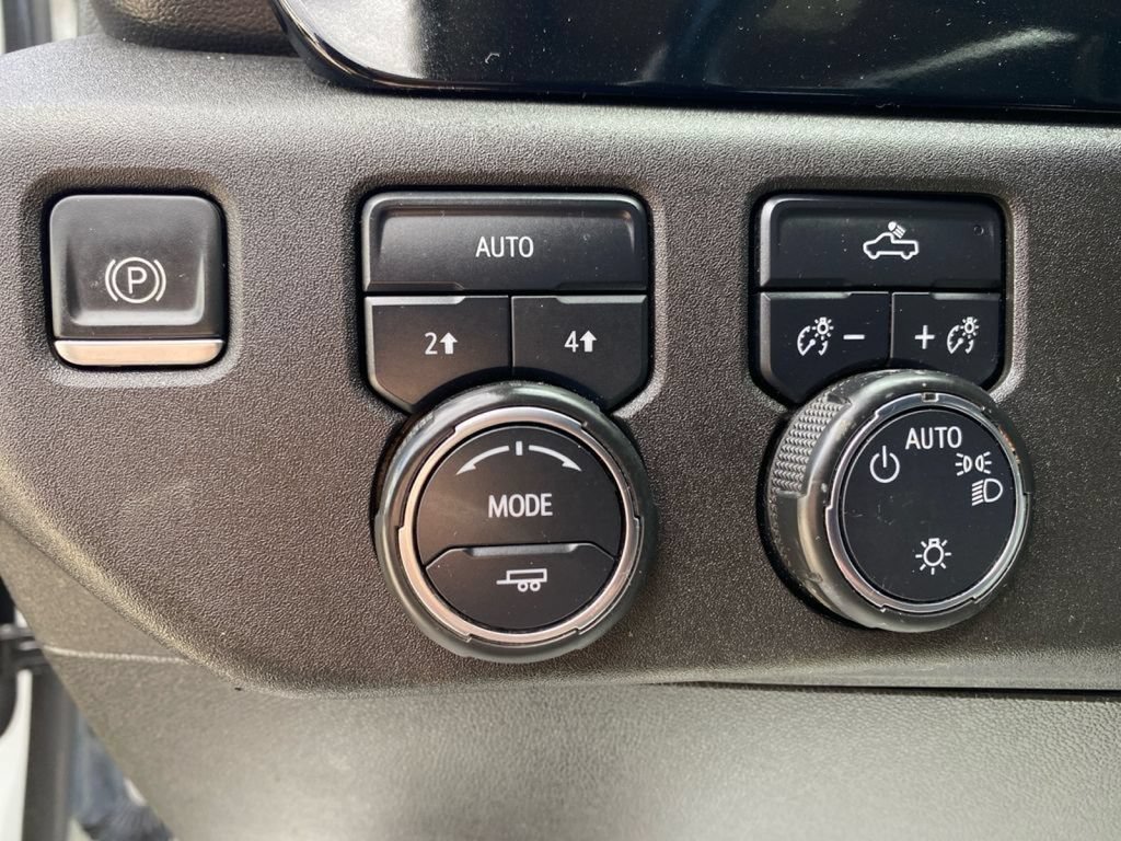 Used 2022 Chevrolet Silverado 1500 LT AWD/4WD image 33