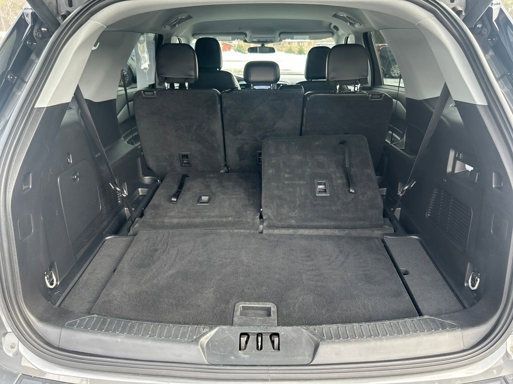 Used 2023 Ford Explorer XLT w/ Equipment Group 202A image 17