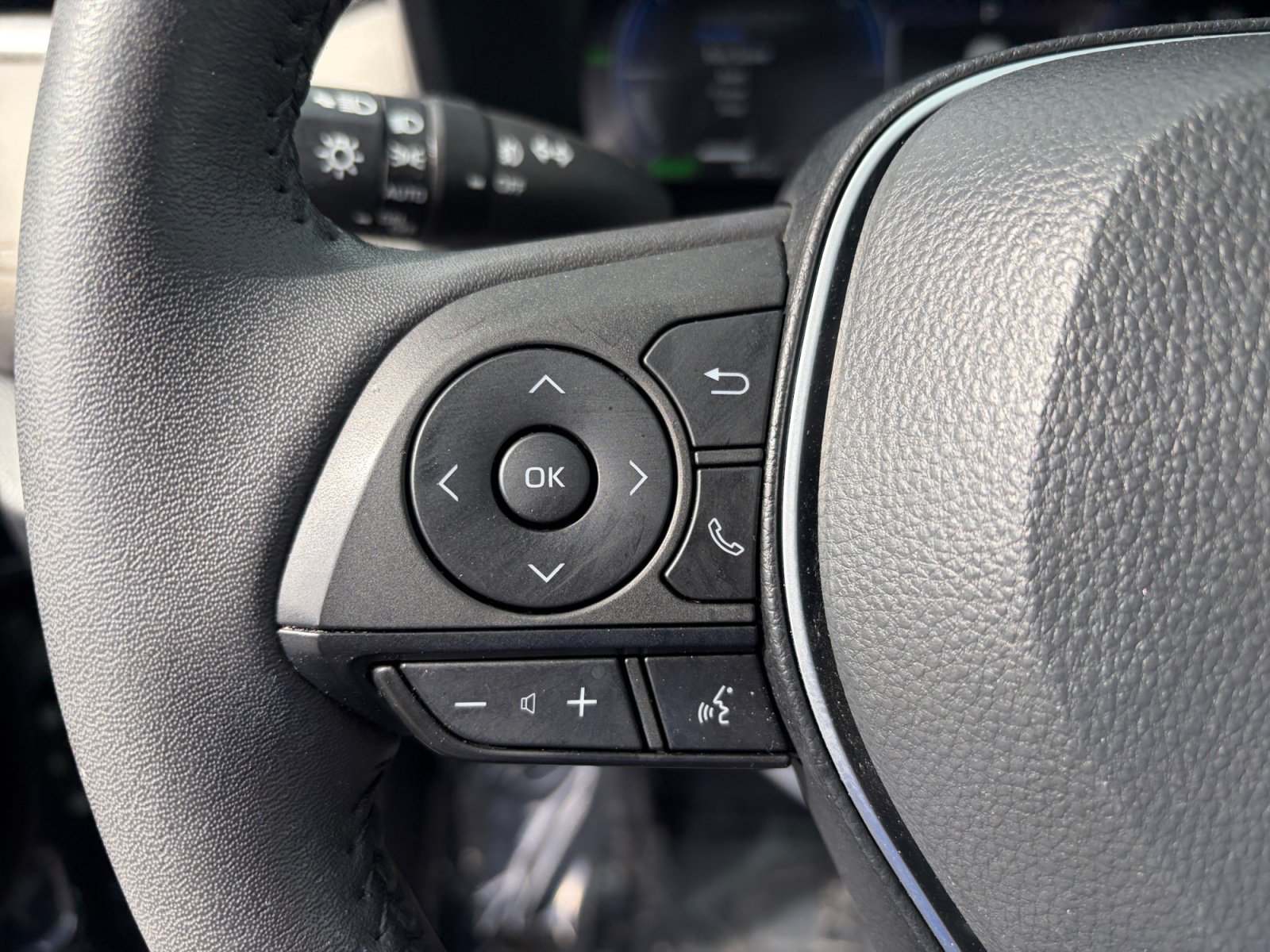 Used 2023 Toyota RAV4 Limited AWD/4WD image 14