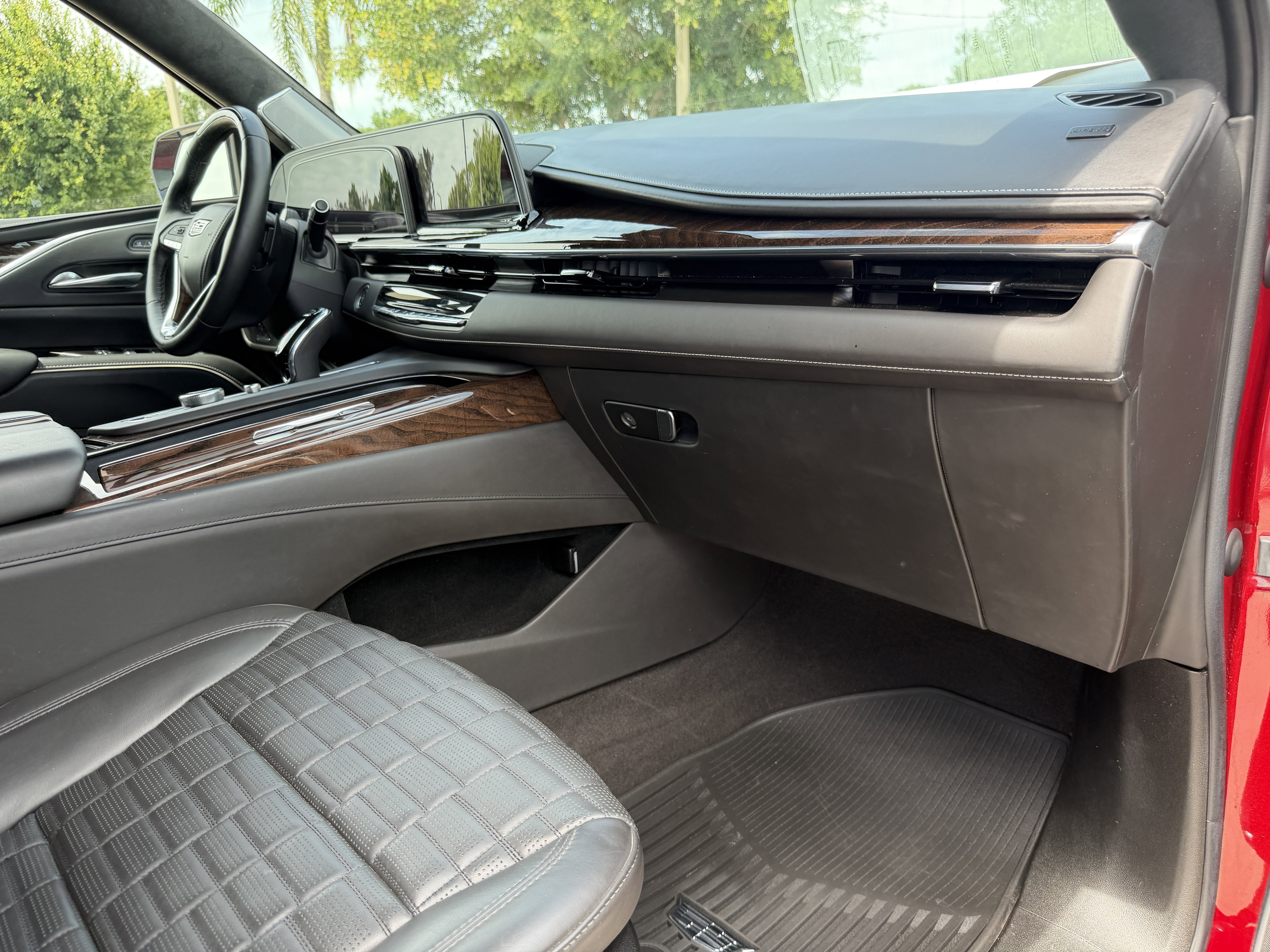 Used 2022 Cadillac Escalade Sport Platinum AWD/4WD image 11