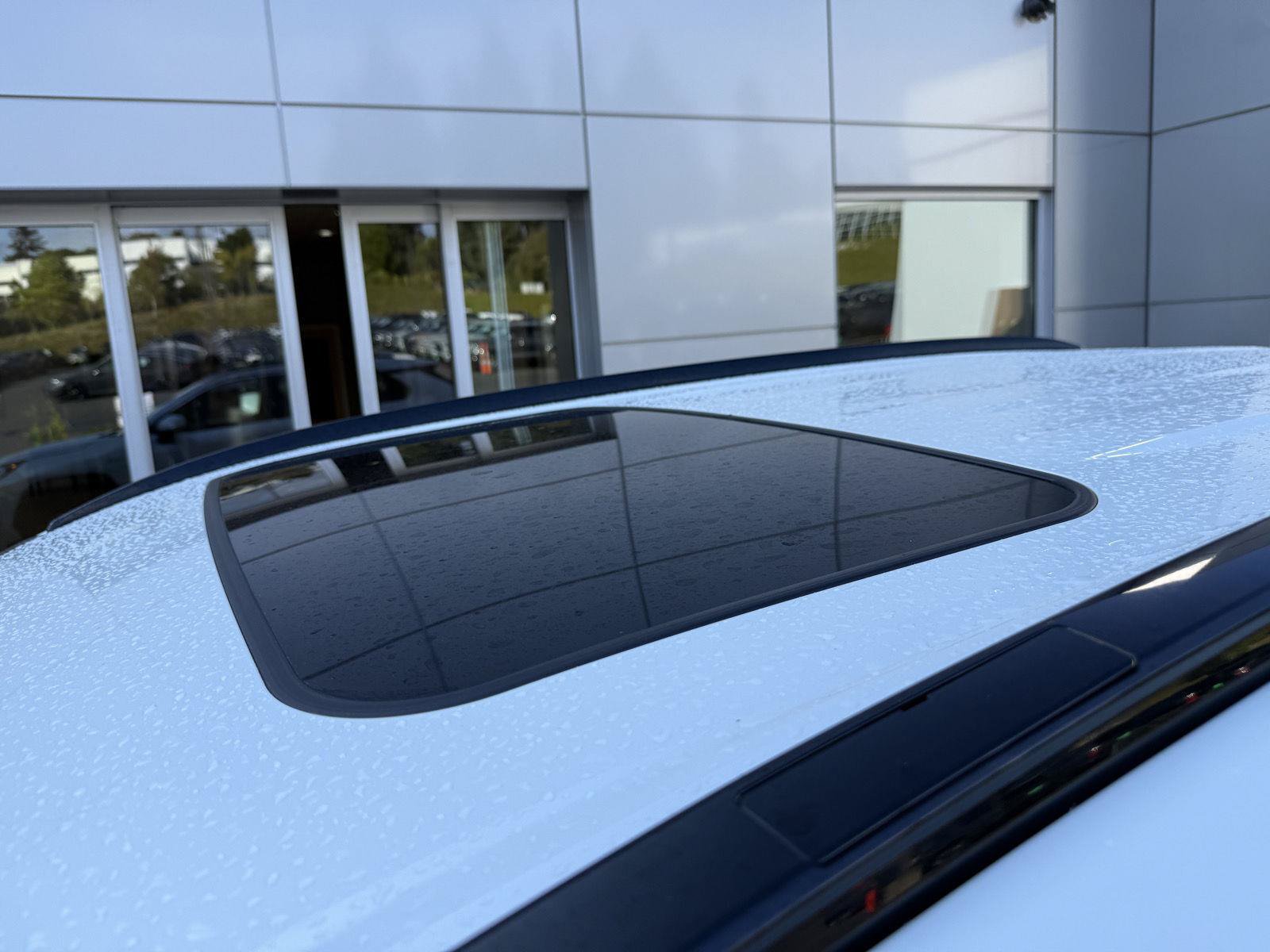 Used 2021 Toyota RAV4 Limited w/ Limited Grade Weather Package AWD/4WD image 9