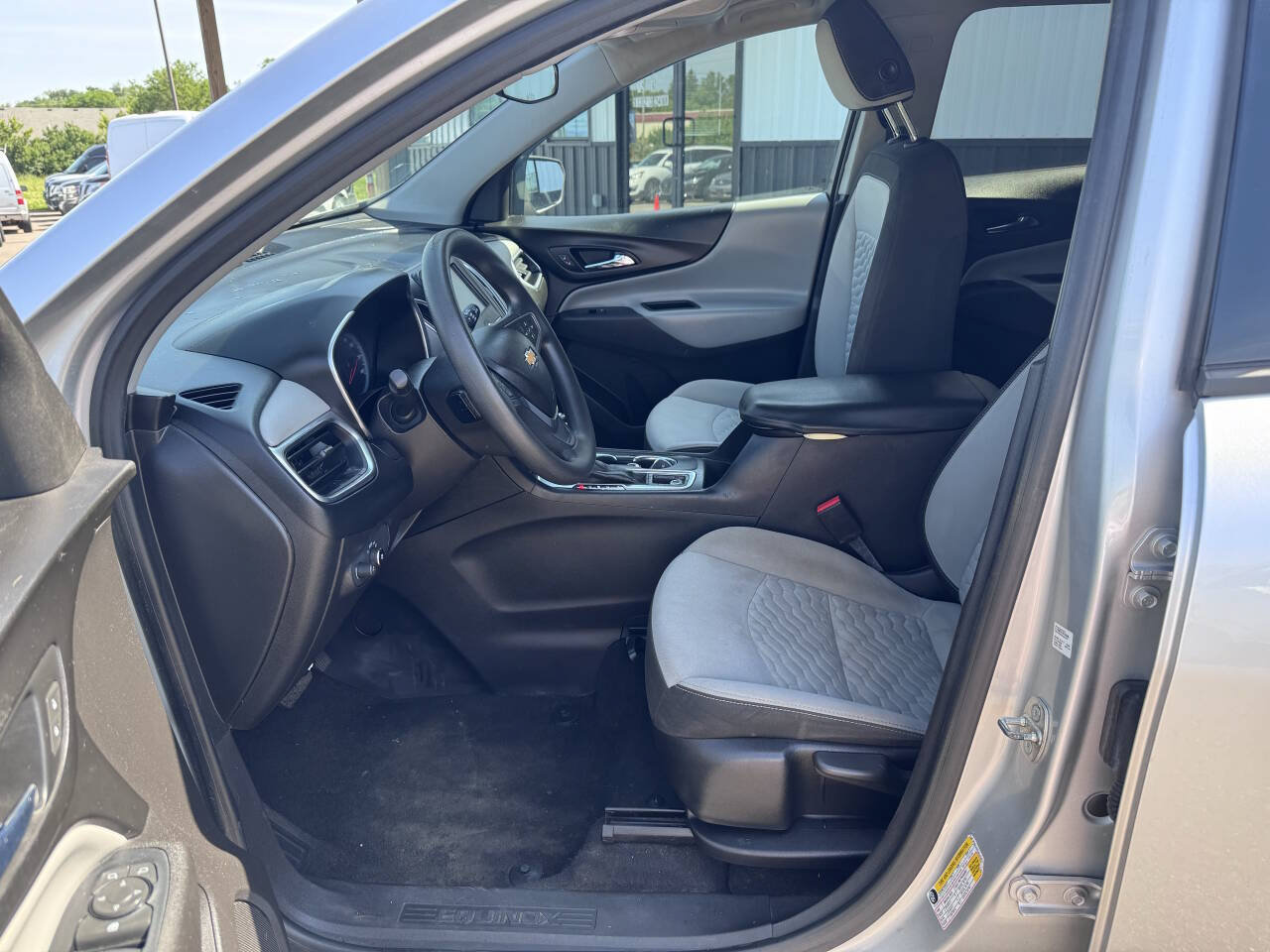 Used 2018 Chevrolet Equinox LS FWD image 11