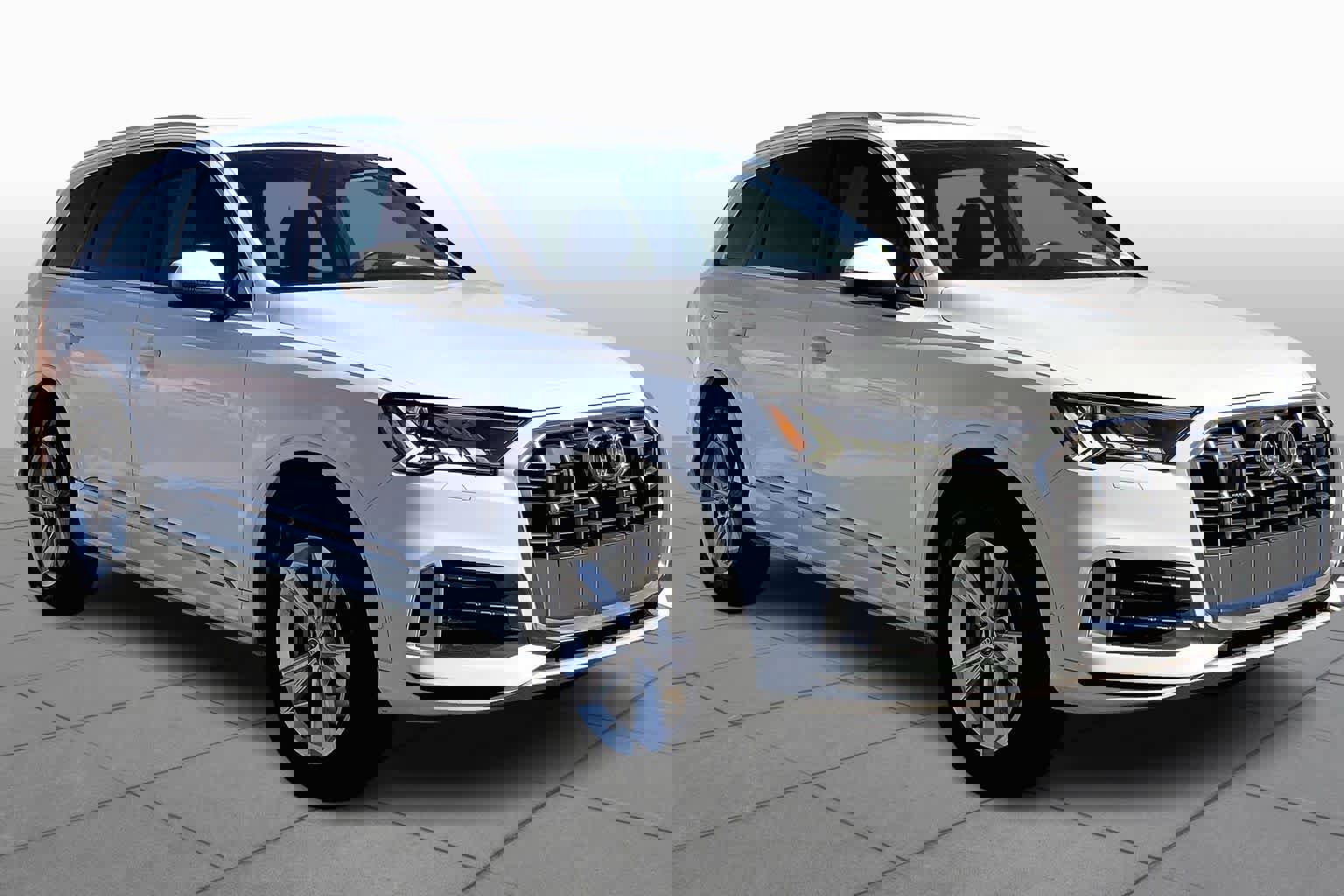 Used 2023 Audi Q7 Premium Plus image 3