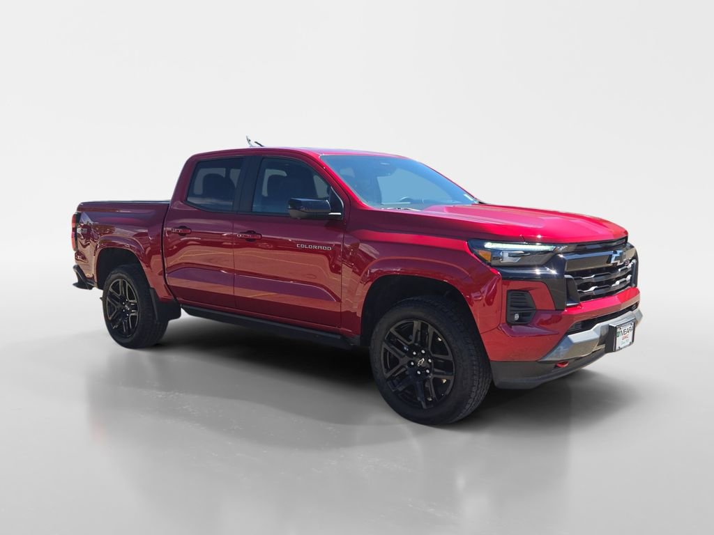 Used 2025 Chevrolet Colorado Z71 w/ Technology Package AWD/4WD image 9