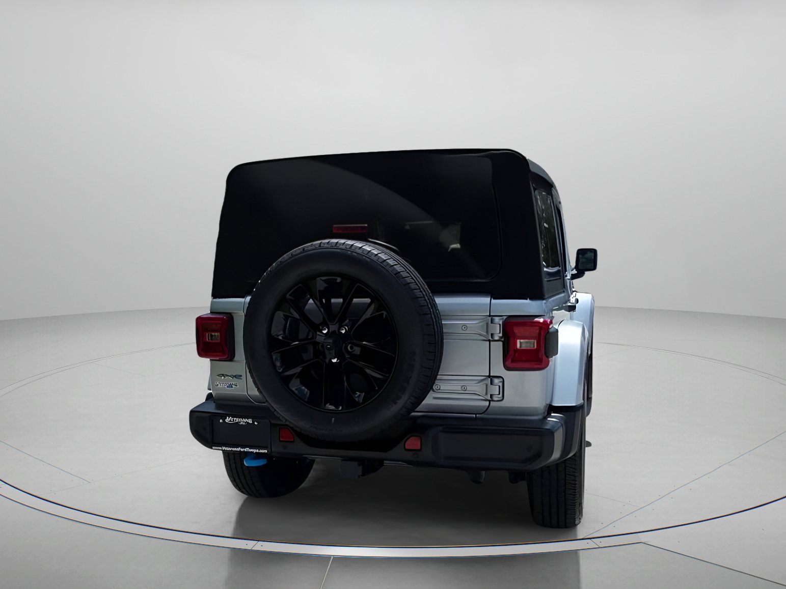 Used 2024 Jeep Wrangler Sahara w/ Technology Group image 27