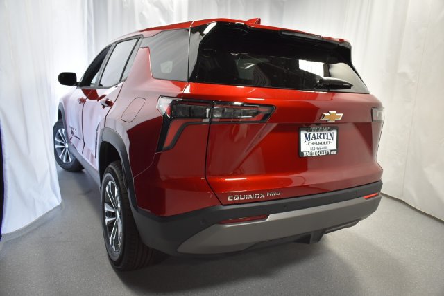 New 2026 Chevrolet Equinox LT w/ Convenience Package II AWD/4WD image 8