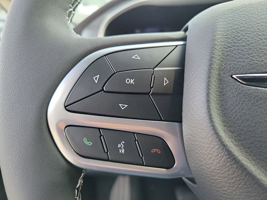 New 2025 Chrysler Voyager LX image 4