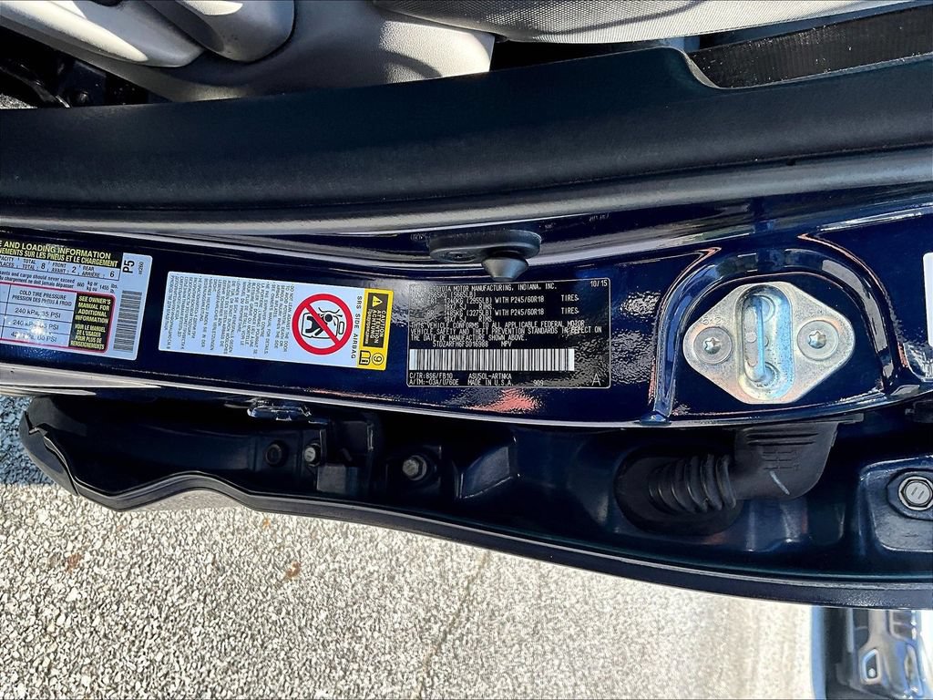 Used 2015 Toyota Highlander LE FWD image 21
