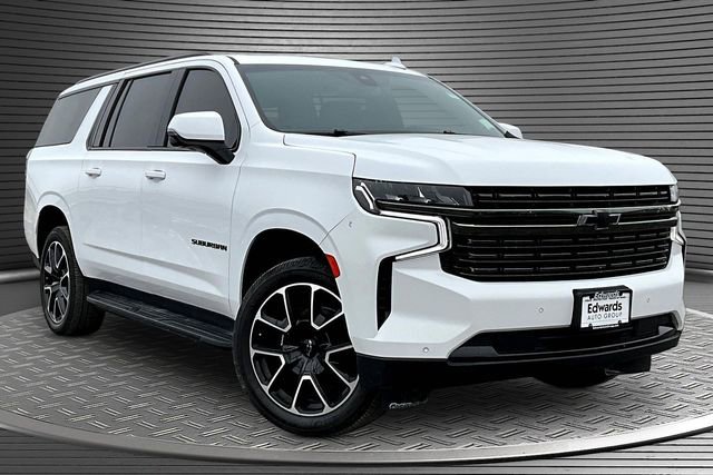 Used 2022 Chevrolet Suburban RST w/ Luxury Package image 3