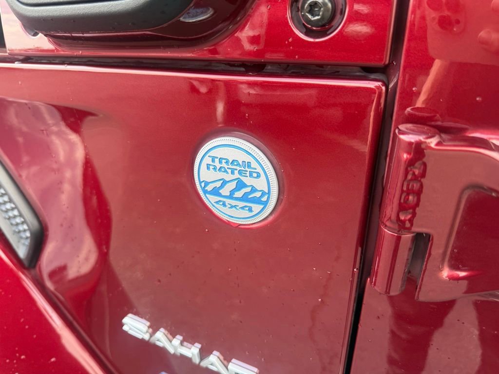 Used 2021 Jeep Wrangler Unlimited Sahara w/ Cold Weather Group AWD/4WD image 11