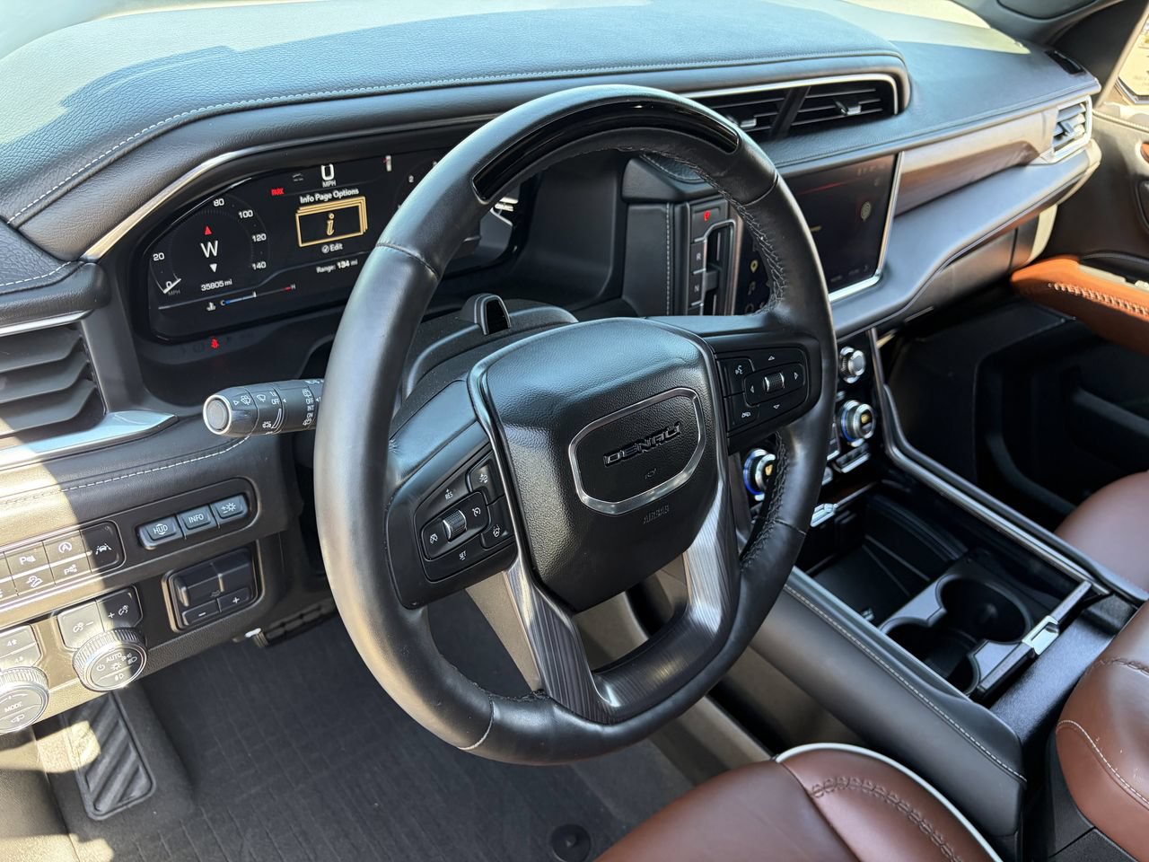 Used 2023 GMC Yukon XL Denali Ultimate w/ LPO, Floor Liner Package AWD/4WD image 23