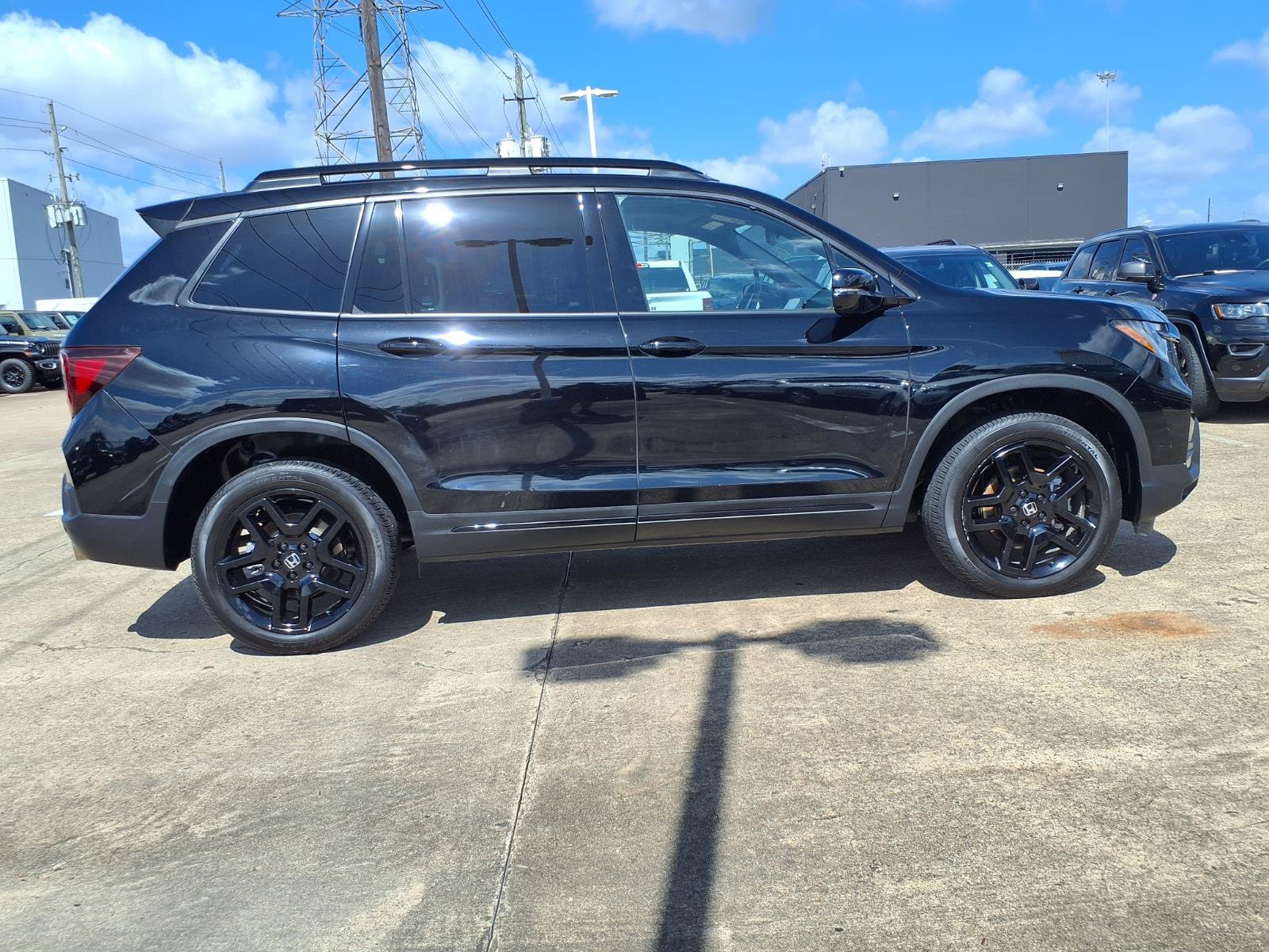 Used 2025 Honda Passport Black Edition image 29