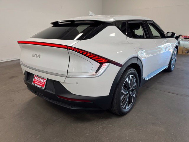 Used 2024 Kia EV6 Light RWD image 3