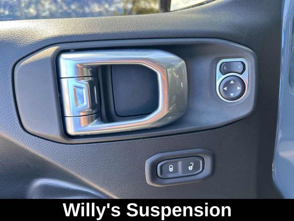 Used 2024 Jeep Wrangler Willys image 38