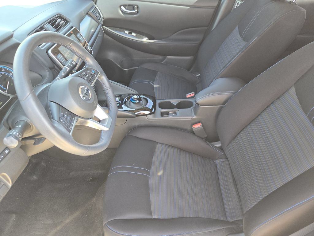 Used 2022 Nissan Leaf SV w/ SV Technology Package FWD image 15