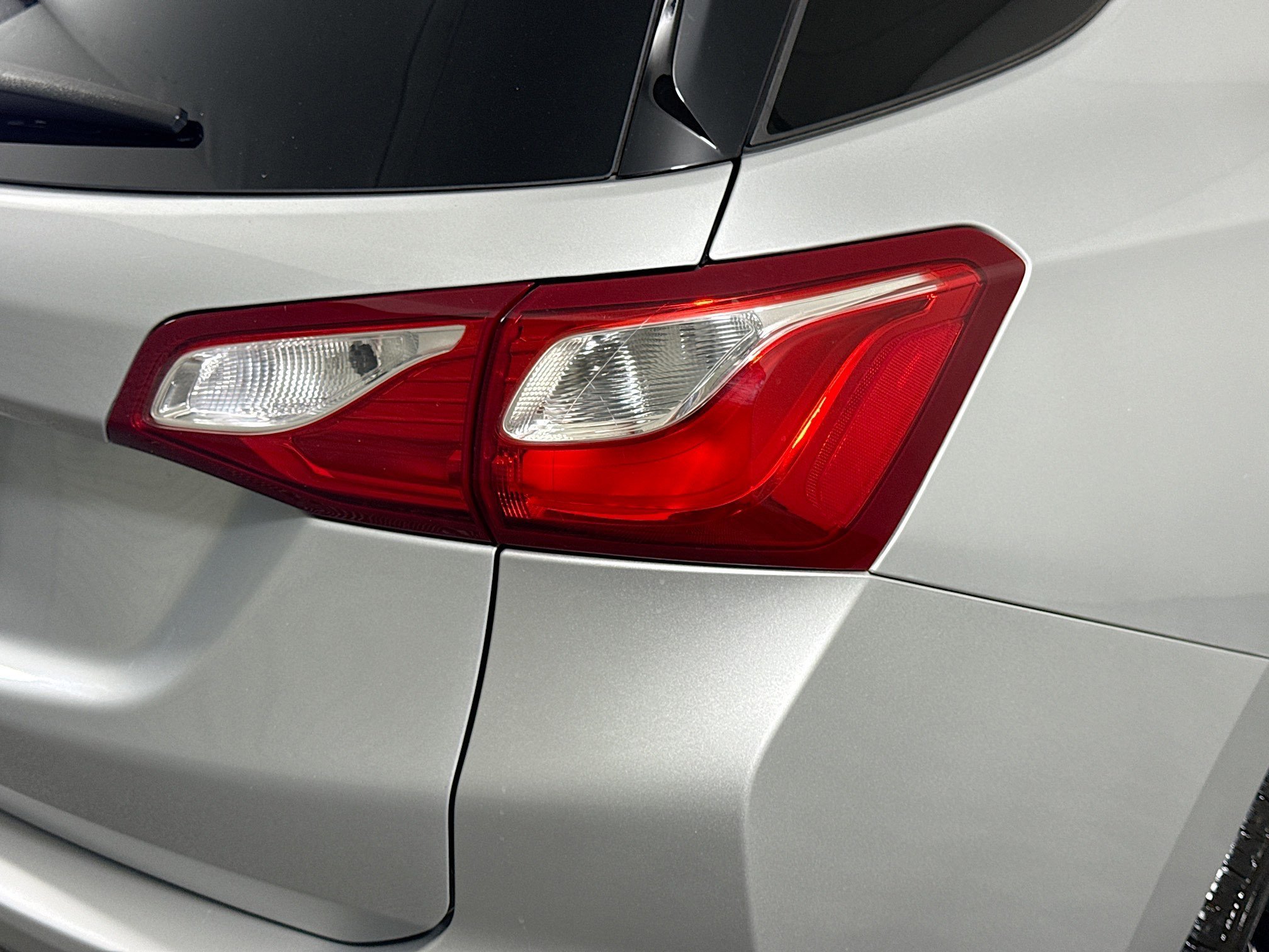 Used 2020 Chevrolet Equinox Premier w/ Premier Redline Edition image 34