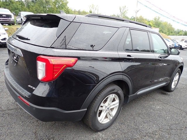 Certified 2023 Ford Explorer XLT w/ Equipment Group 202A image 9
