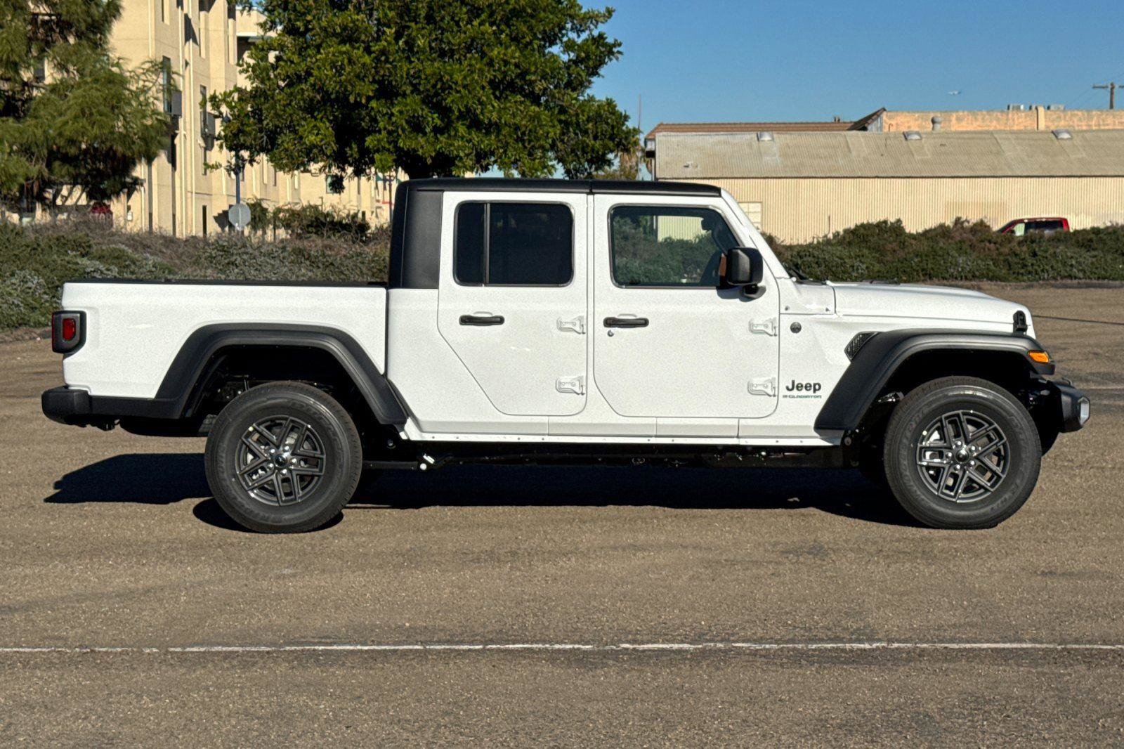 New 2026 Jeep Gladiator Sport image 3