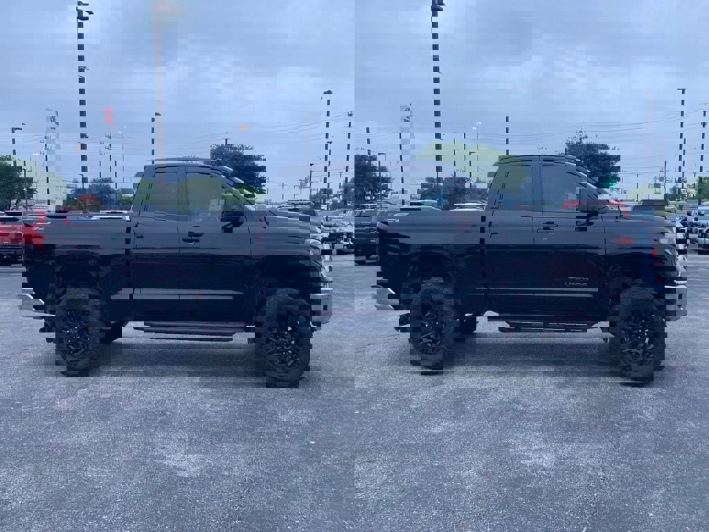 Used 2018 Toyota Tundra SR5 RWD image 4