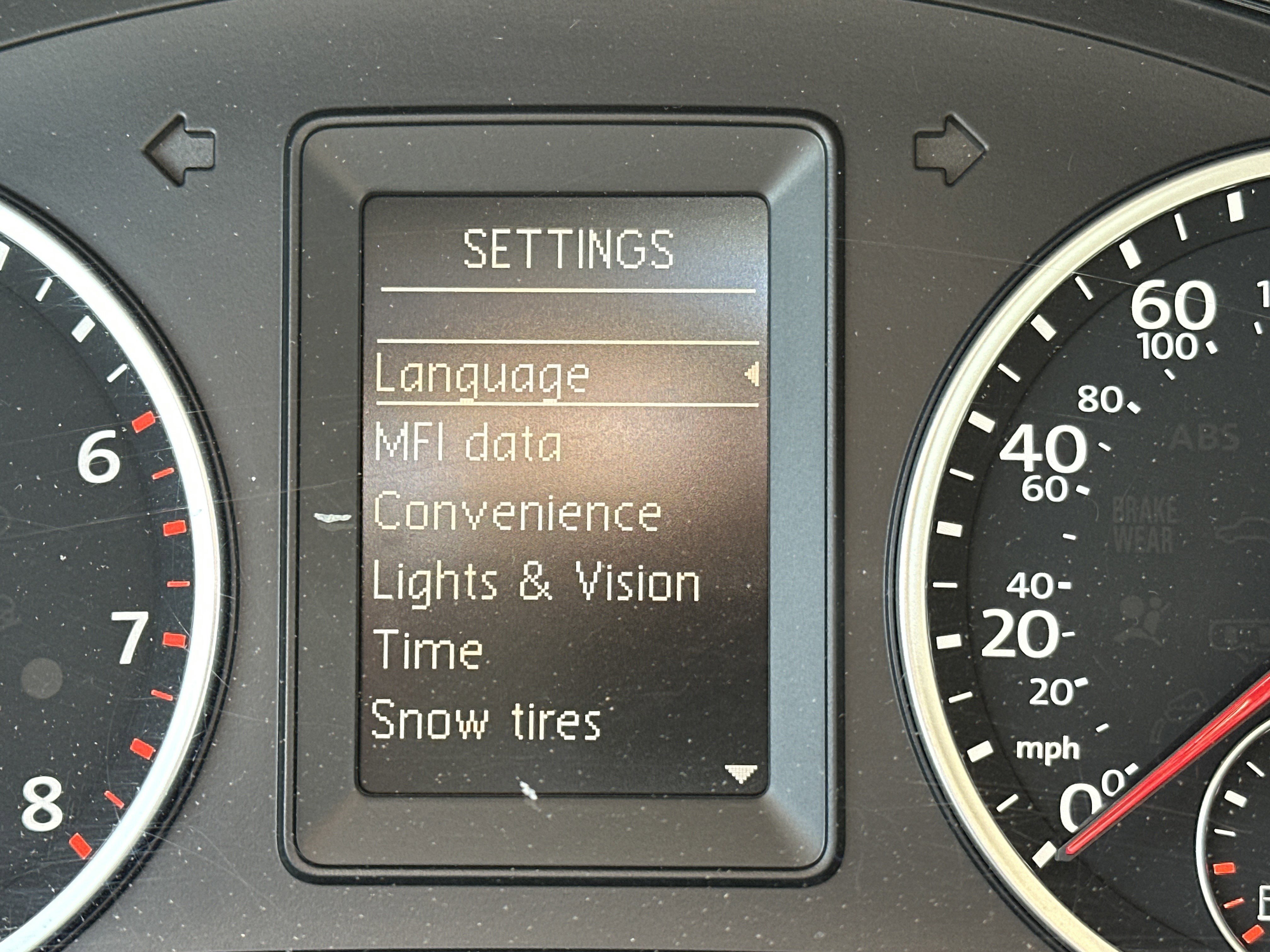 Used 2014 Volkswagen Tiguan S image 21