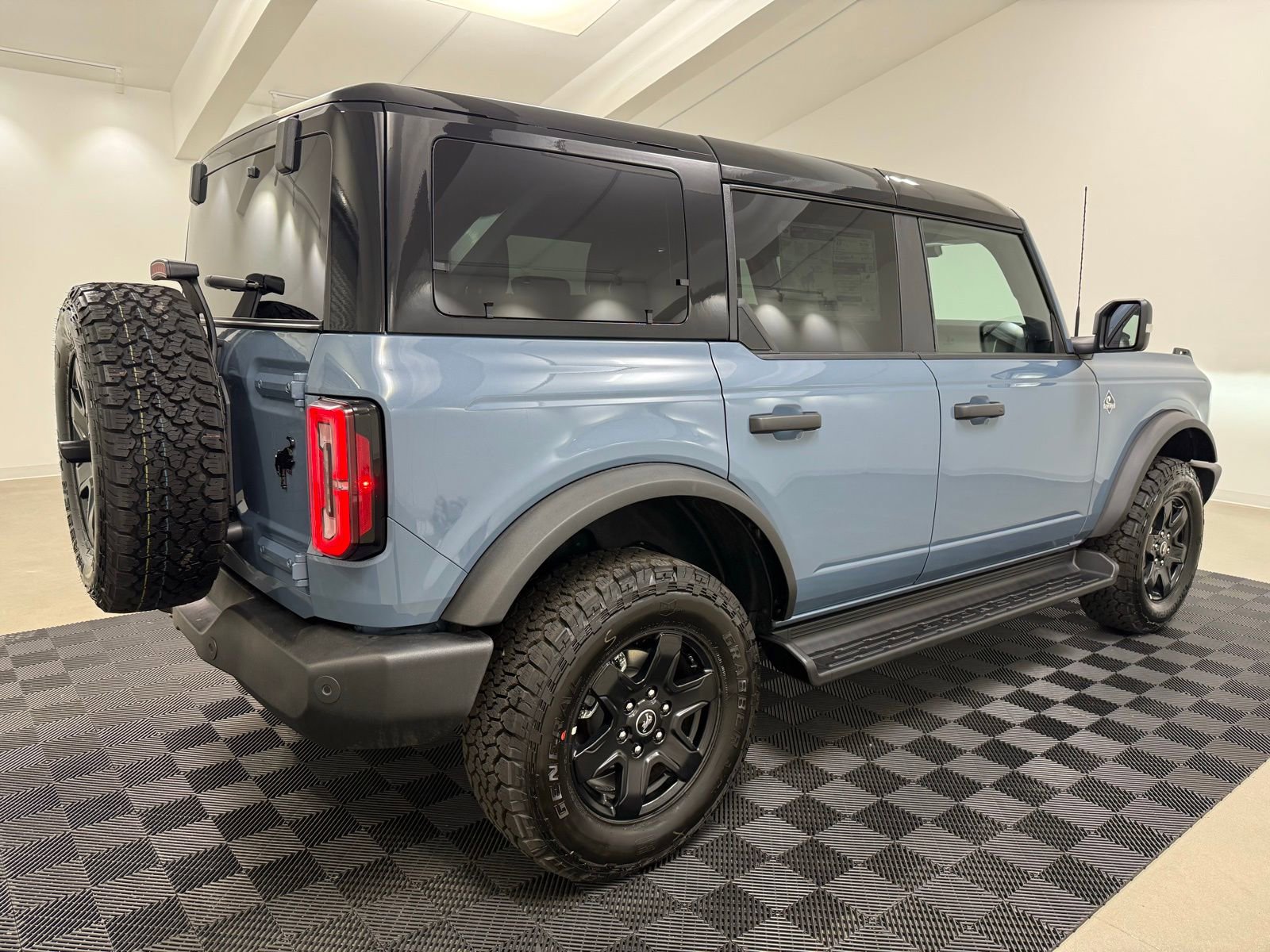 New 2025 Ford Bronco Outer Banks image 7