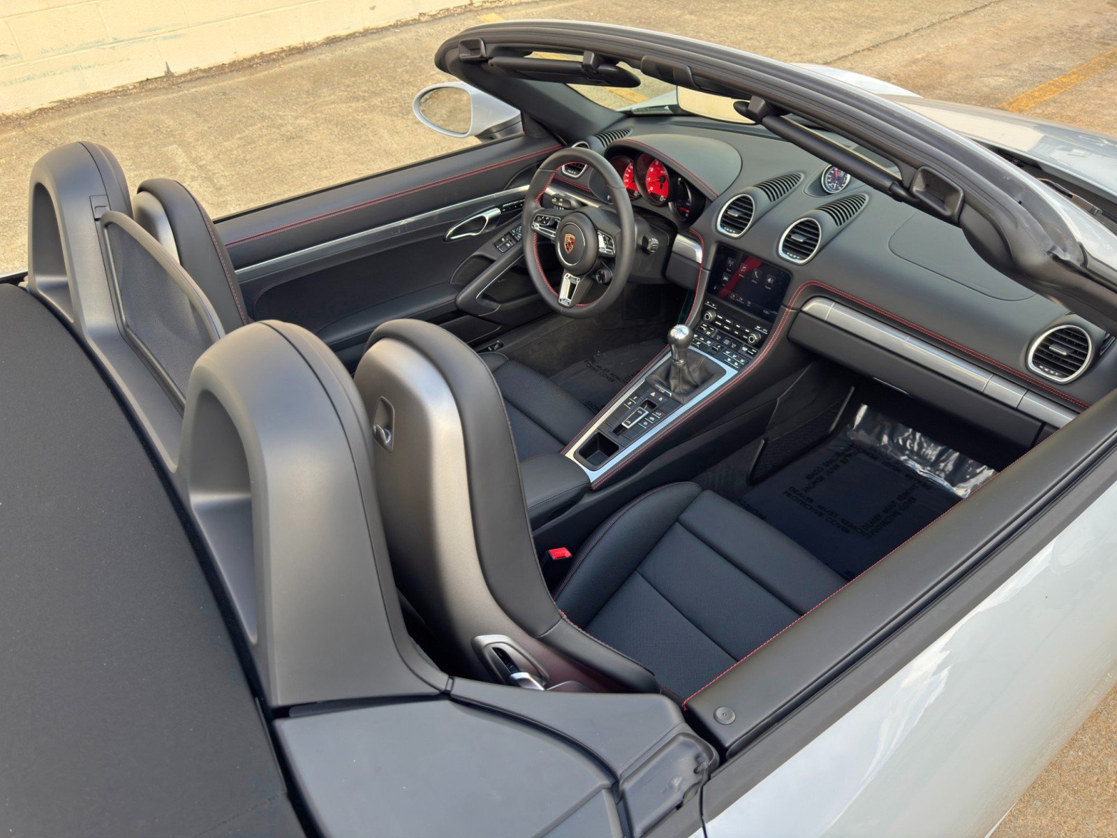 Used 2025 Porsche 718 Boxster GTS RWD image 36