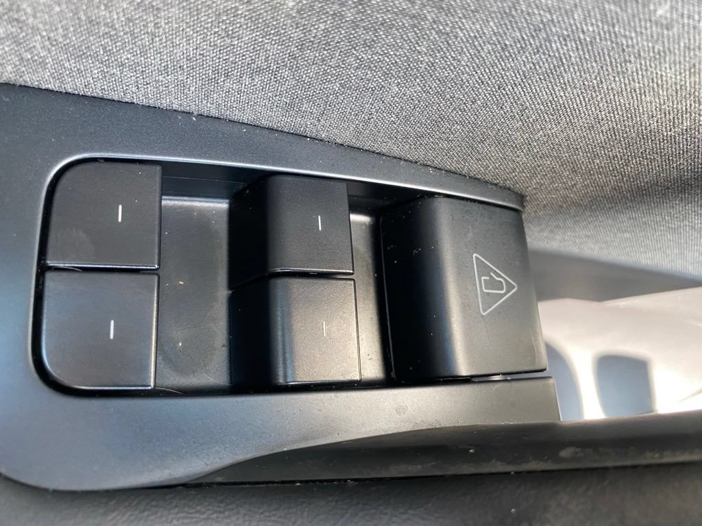 Used 2026 Tesla Model Y 2WD image 18