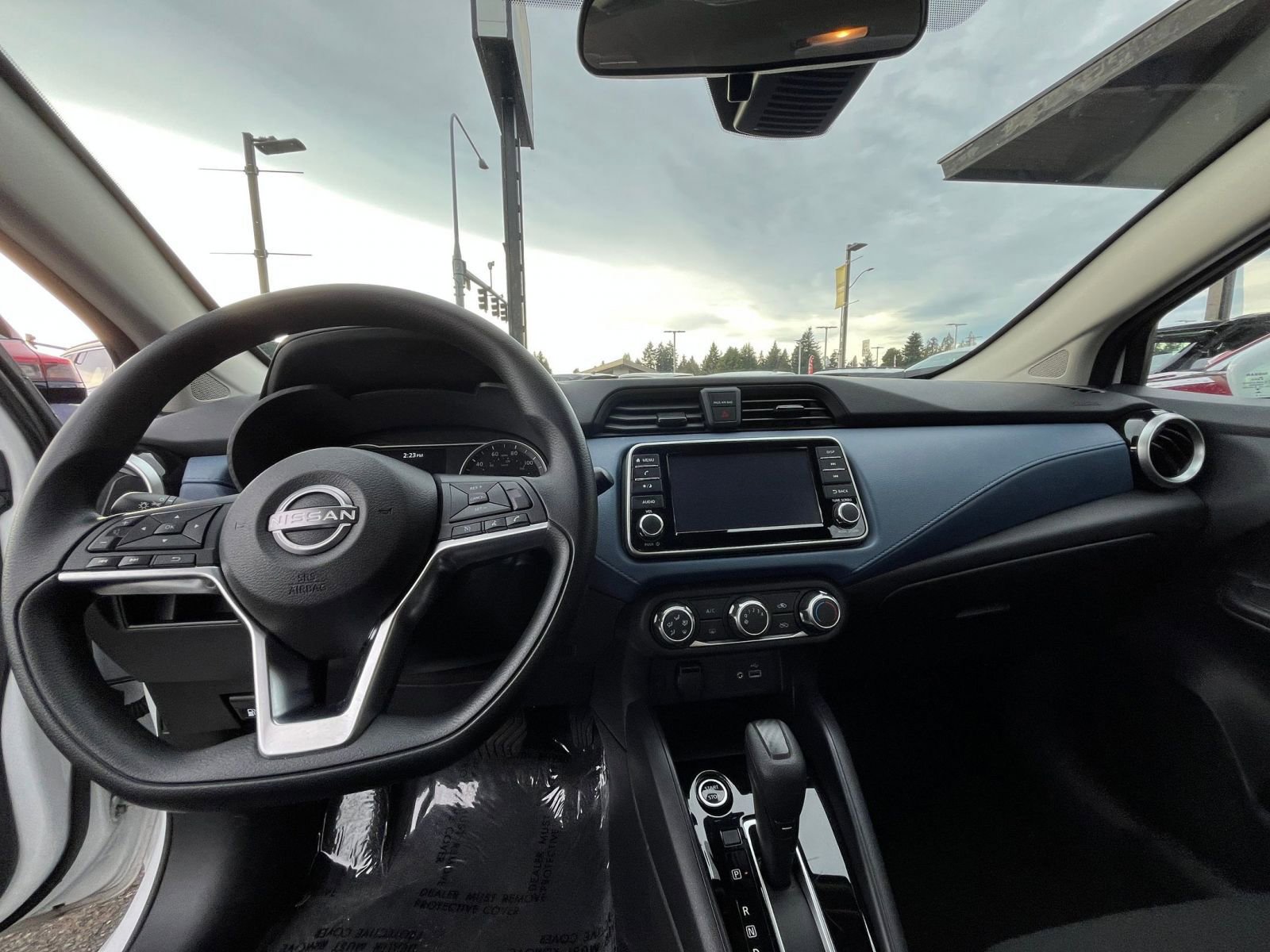 Used 2025 Nissan Versa SV image 33