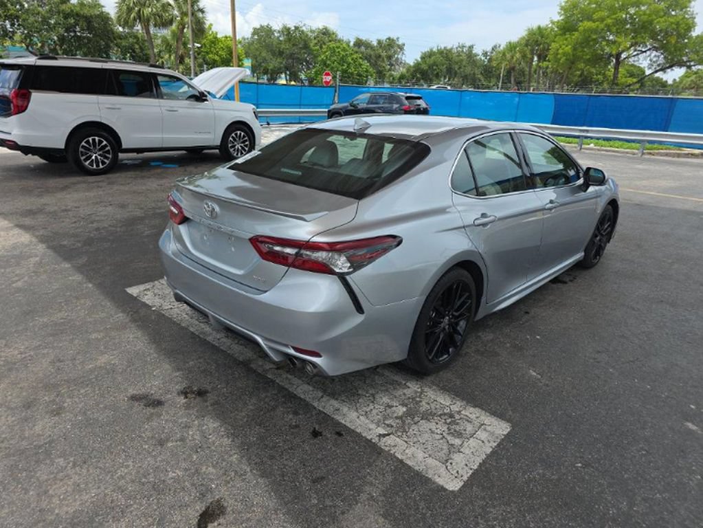 Used 2024 Toyota Camry XSE FWD image 4
