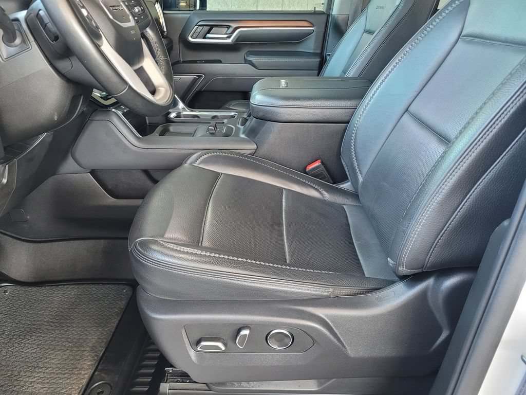 Used 2025 GMC Sierra 2500 Denali w/ Denali Reserve Package AWD/4WD image 13