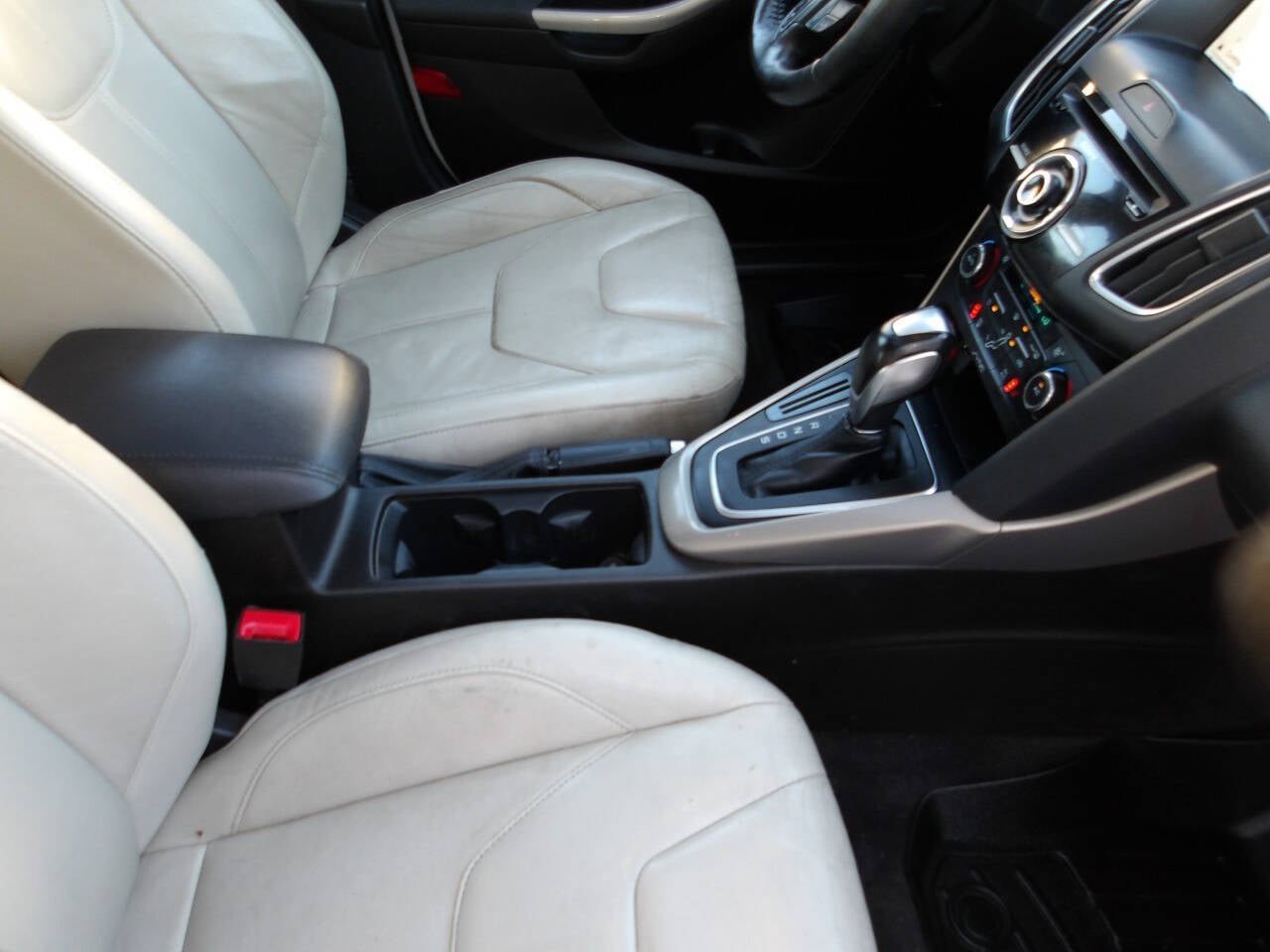 Used 2016 Ford Focus Titanium image 22