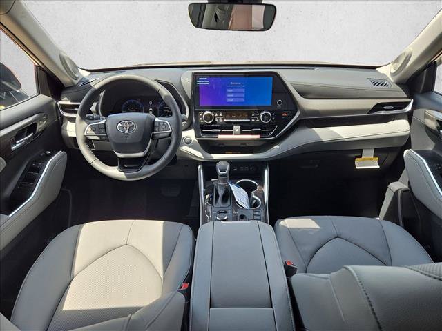New 2026 Toyota Highlander Limited AWD/4WD image 14
