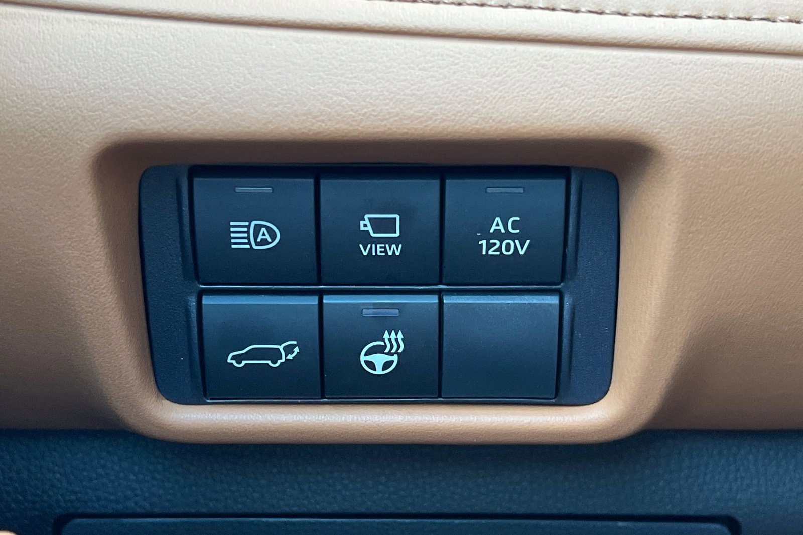 New 2025 Toyota Highlander Platinum image 30