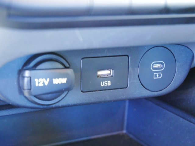 Used 2024 Hyundai Elantra SEL FWD image 26