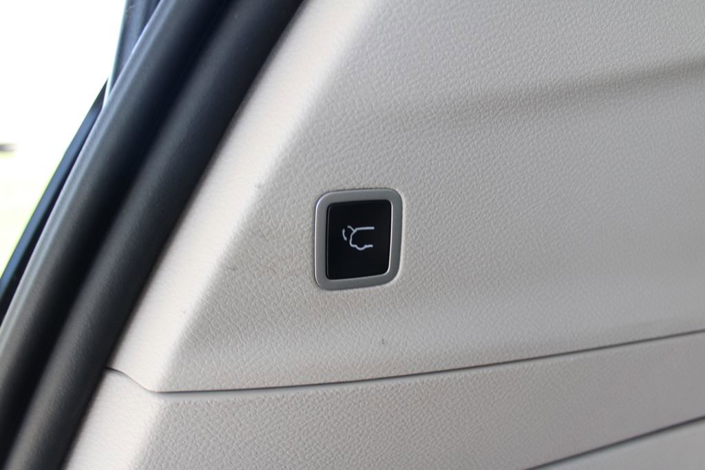Used 2024 Chrysler Pacifica Select FWD image 36