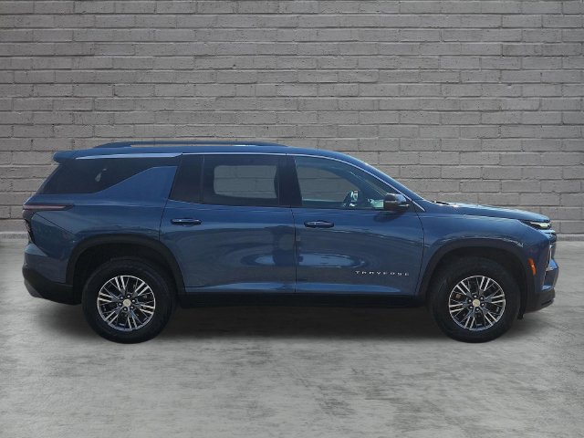 Used 2024 Chevrolet Traverse LT FWD image 7