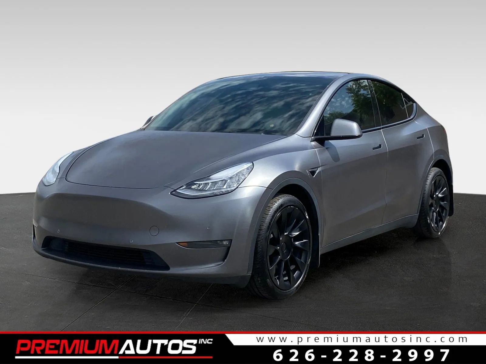 Used 2021 Tesla Model Y Long Range AWD/4WD image 1