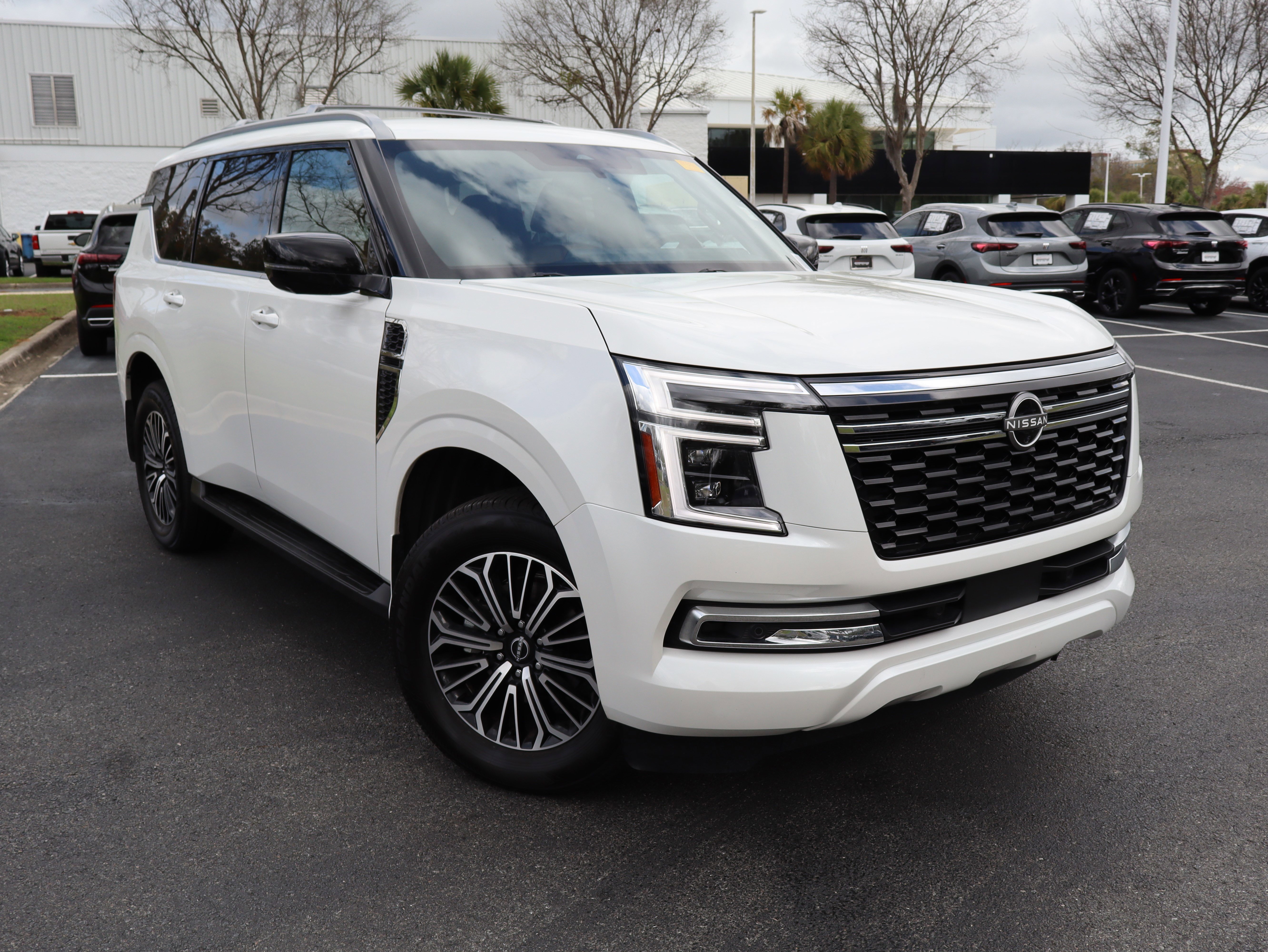 Used 2025 Nissan Armada SL w/ Captain's Chari Seat Package image 2