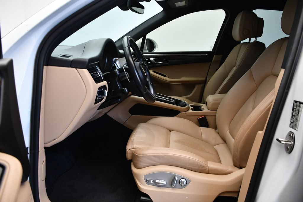 Certified 2023 Porsche Macan S AWD/4WD image 35
