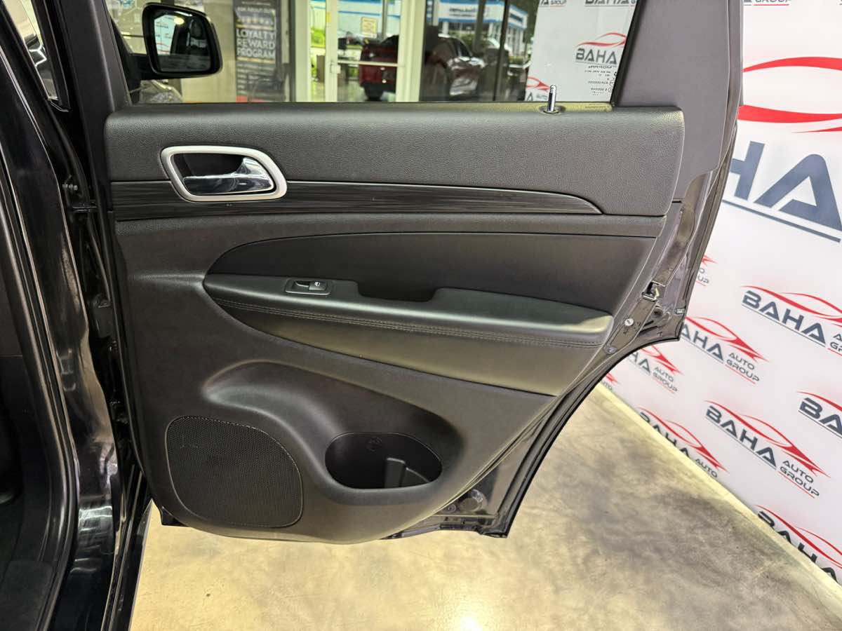 Used 2021 Jeep Grand Cherokee Laredo X AWD/4WD image 46